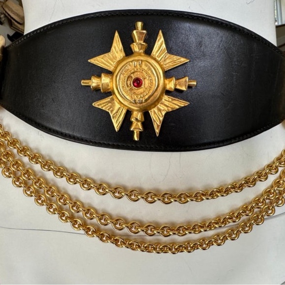 Donna Karan Collectable Vintage Wide Leather Belt w Gold Cross and Chain Details - Picture 10 of 12